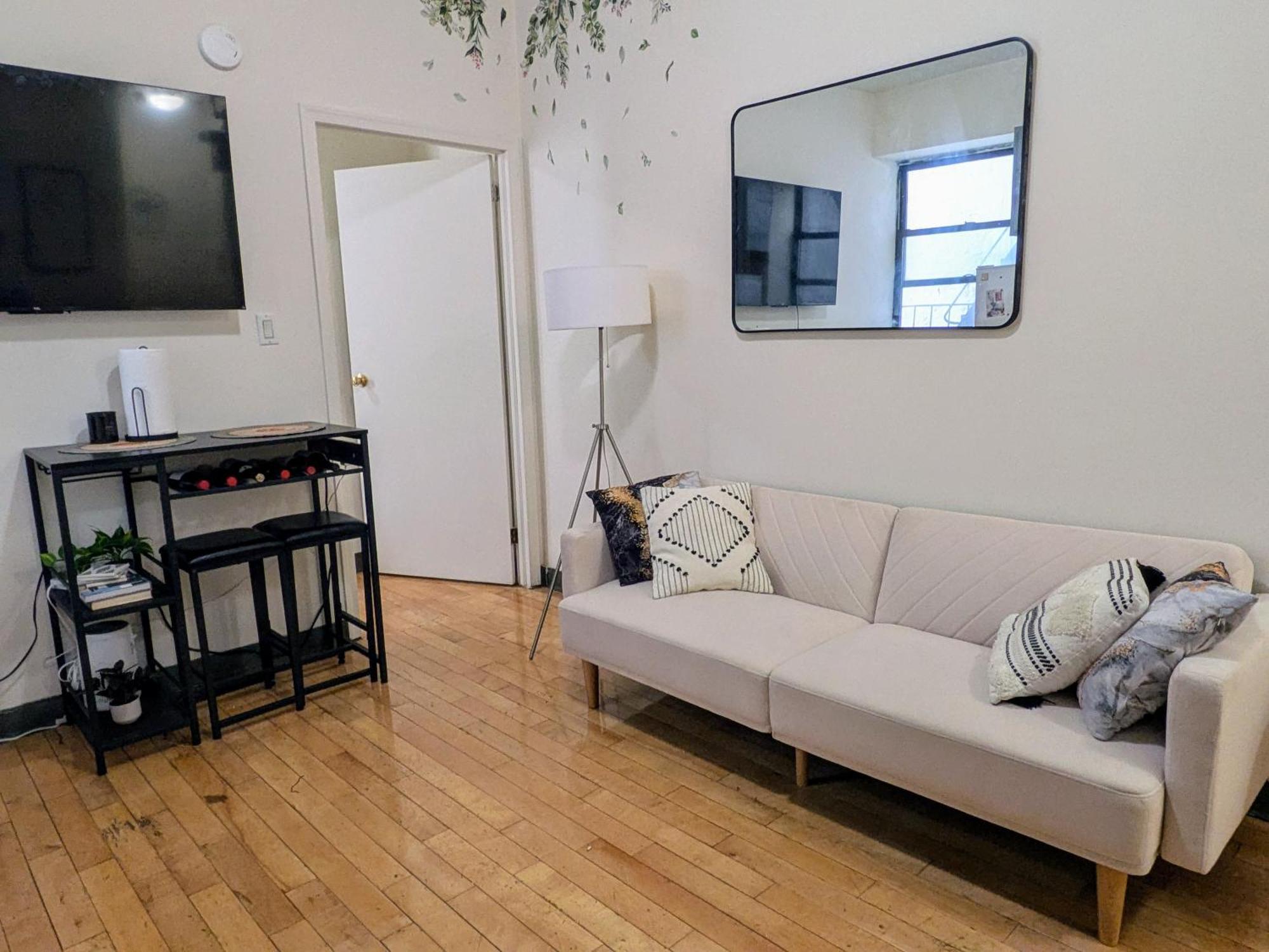 Heart Of Downtown Manhattan - Stylish One Bedroom In Vibrant Union Square Apartment New York